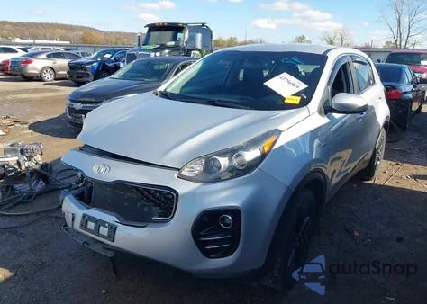2018 Kia Sportage Lx z USA, uszkodzony, nr VIN KNDPMCAC5J7403588